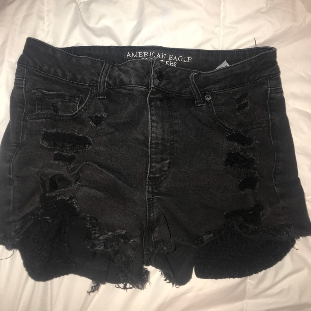 adorable high waisted shorts!